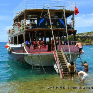 Daily boat tour with Ilki H Reis boat